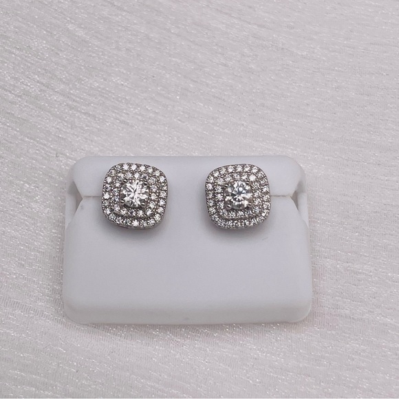 Venus and Vulcan Jewelry - Sterling Silver Cubic Zirconia Halo Stud Earrings - White